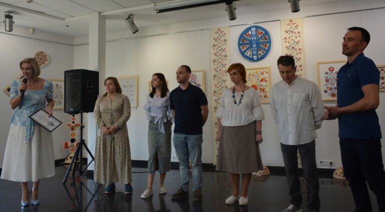 Відкриття виставки «Подільський декоративний розпис»