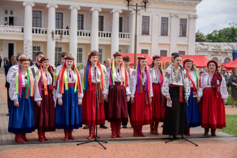 VII Всеукраїнський молодіжний етнофестиваль «Калинові мости»
